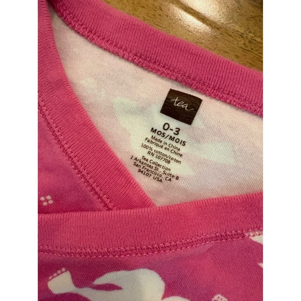 Tea Collection Kimono Set plus Two Bibs, size 0-3 months